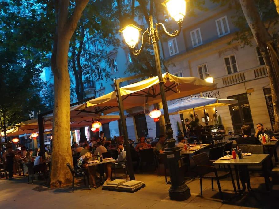 In Centro A Terst Exteriér fotografie