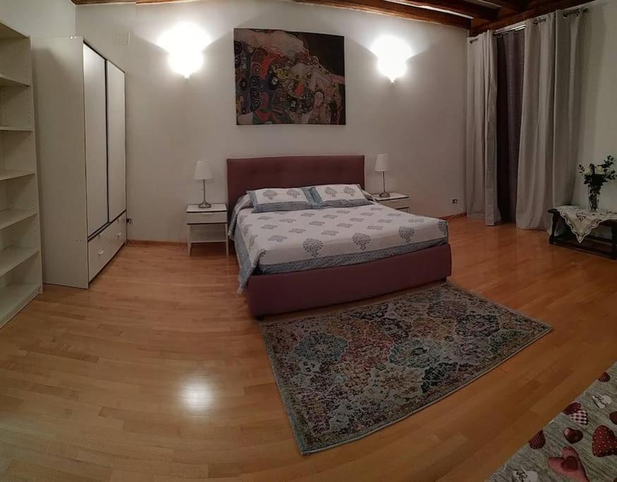 In Centro A Terst Exteriér fotografie